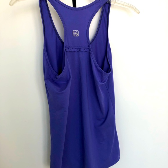 💜 Feminine yoga tank top, dry fit - Picture 2 of 3